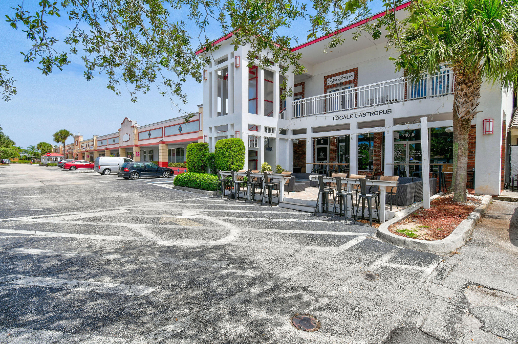 704 W Jasmine Drive