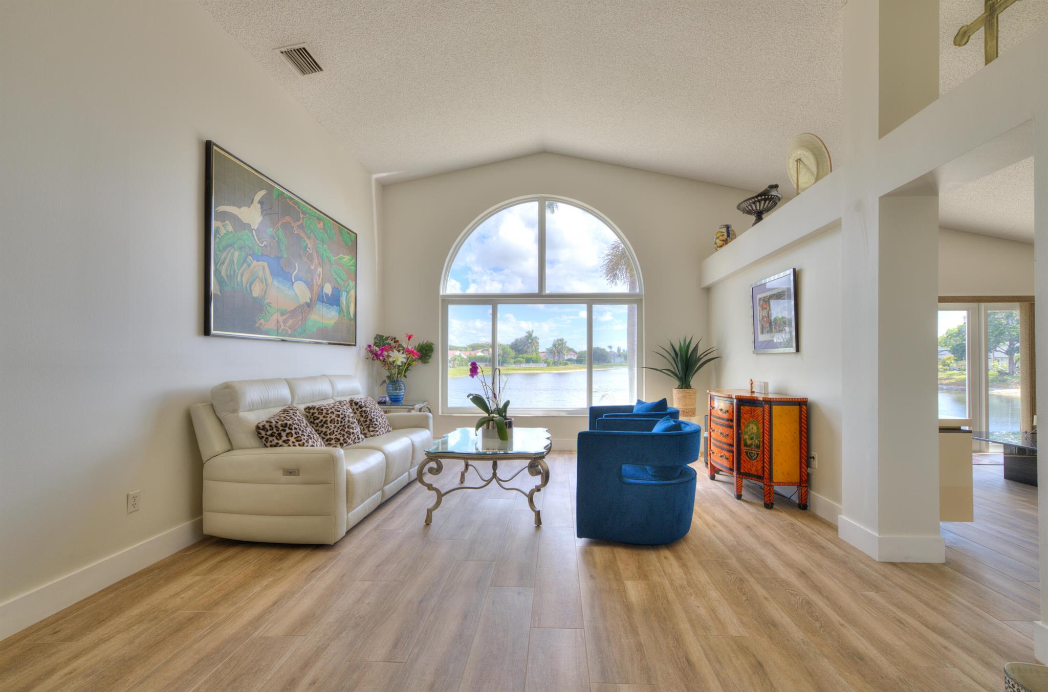 4290 Camrose Lane