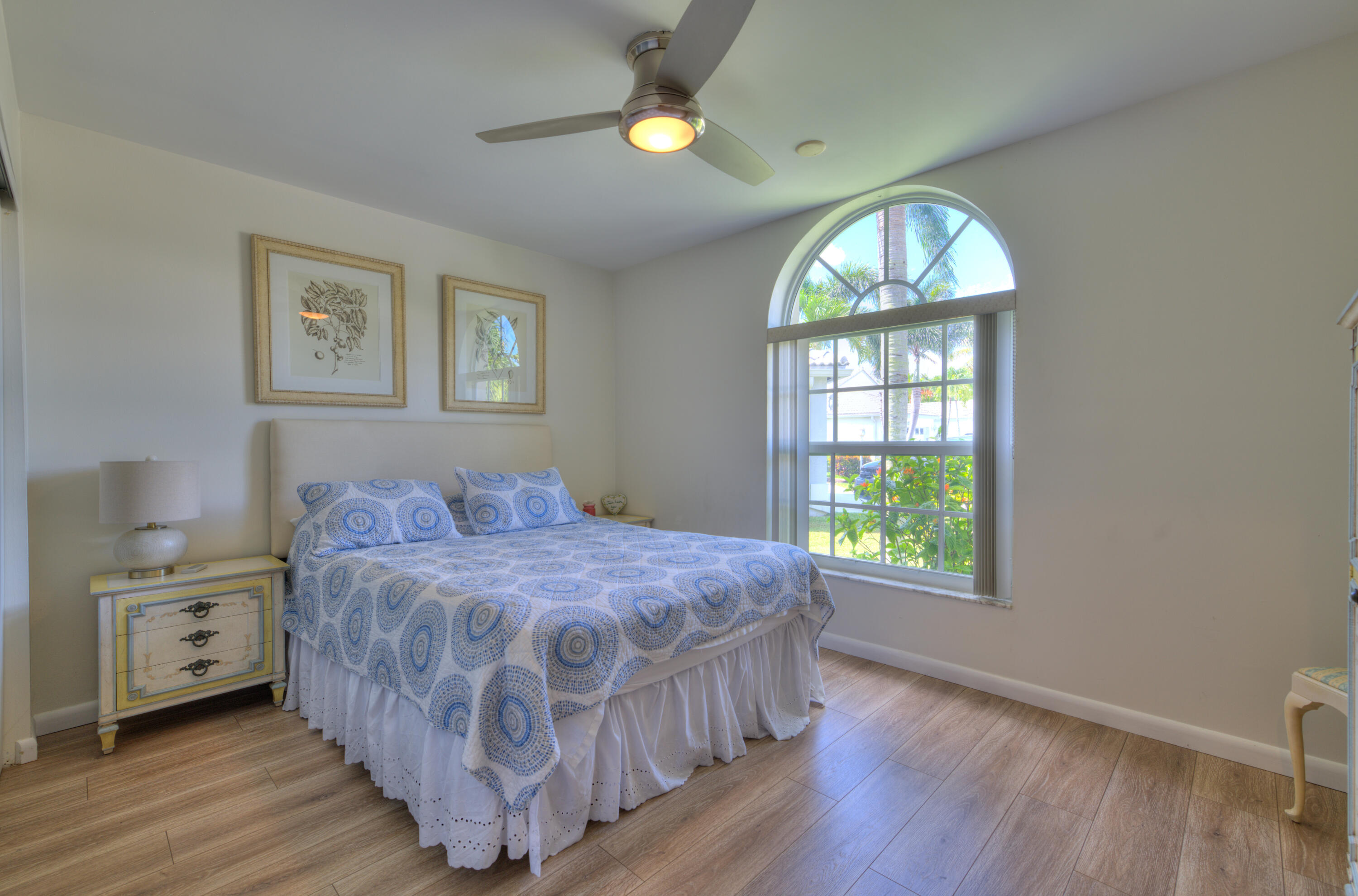 4290 Camrose Lane