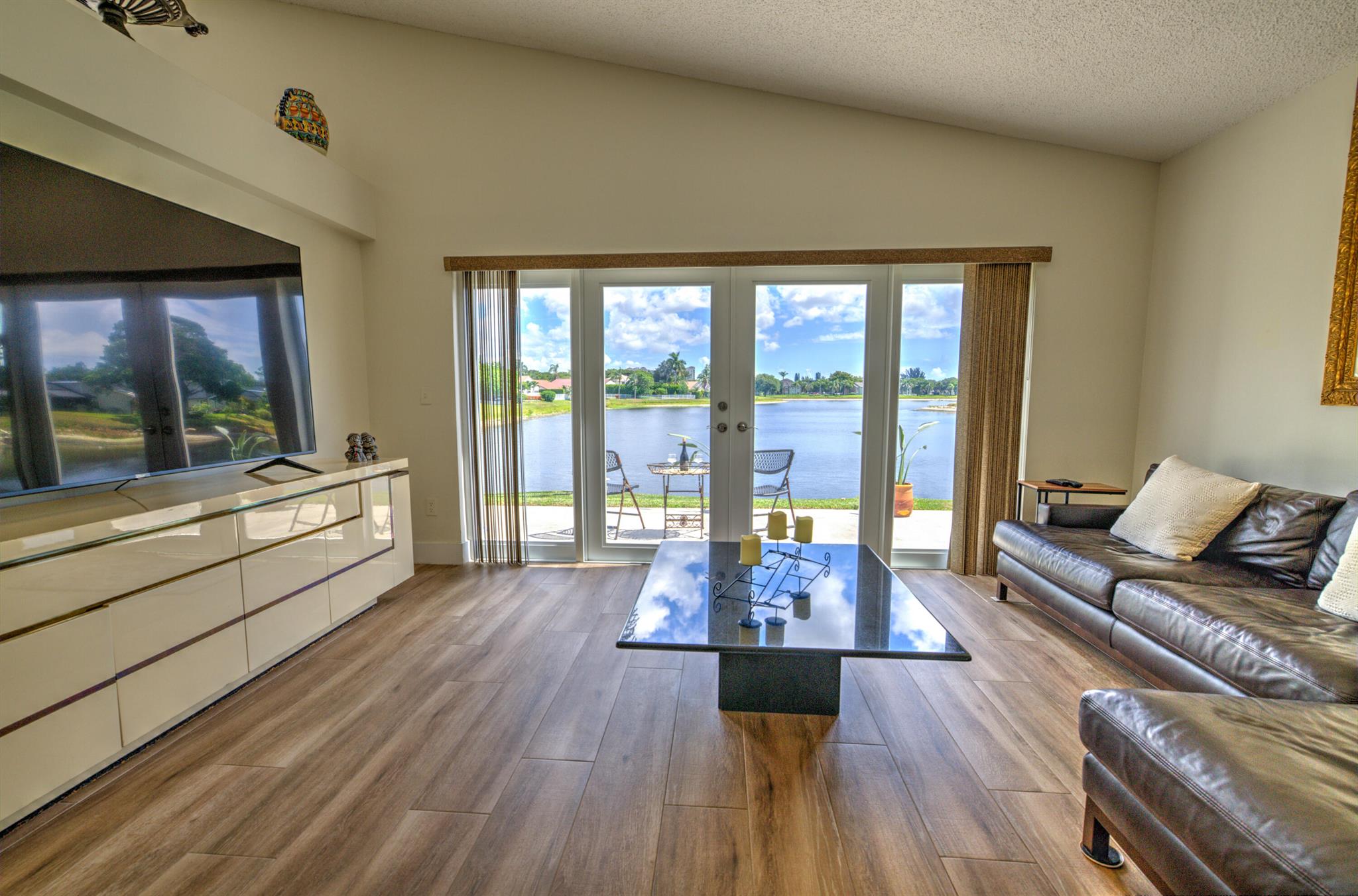 4290 Camrose Lane