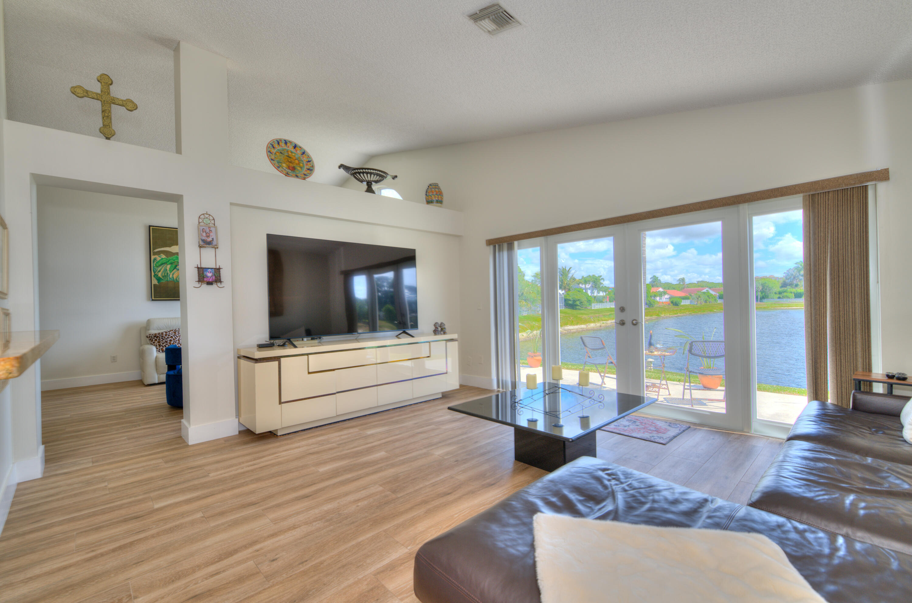 4290 Camrose Lane
