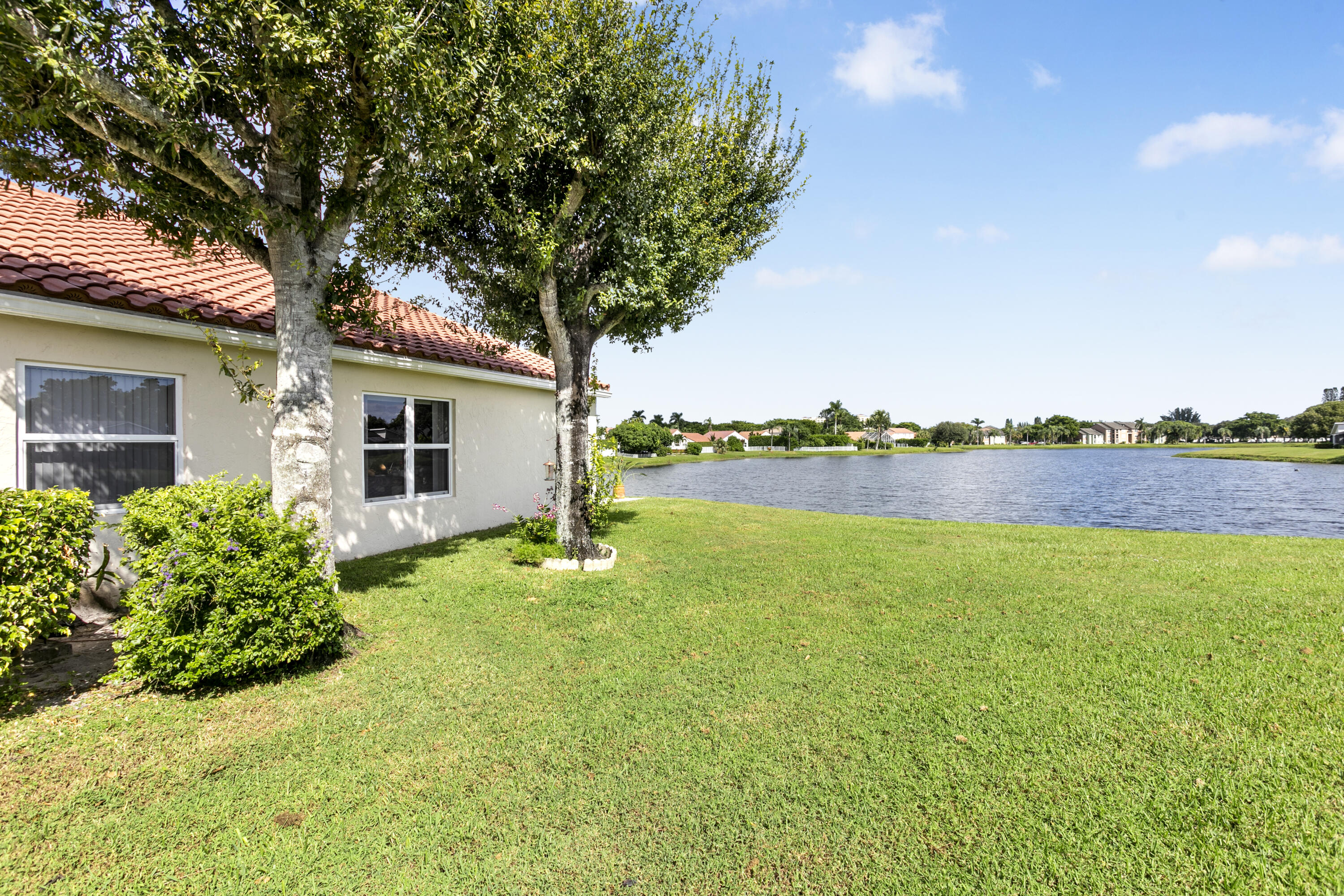 4290 Camrose Lane