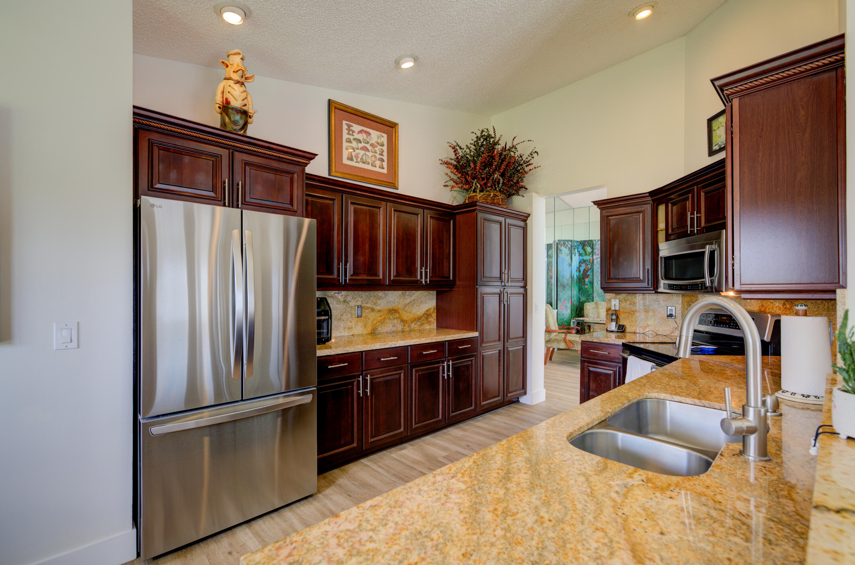 4290 Camrose Lane