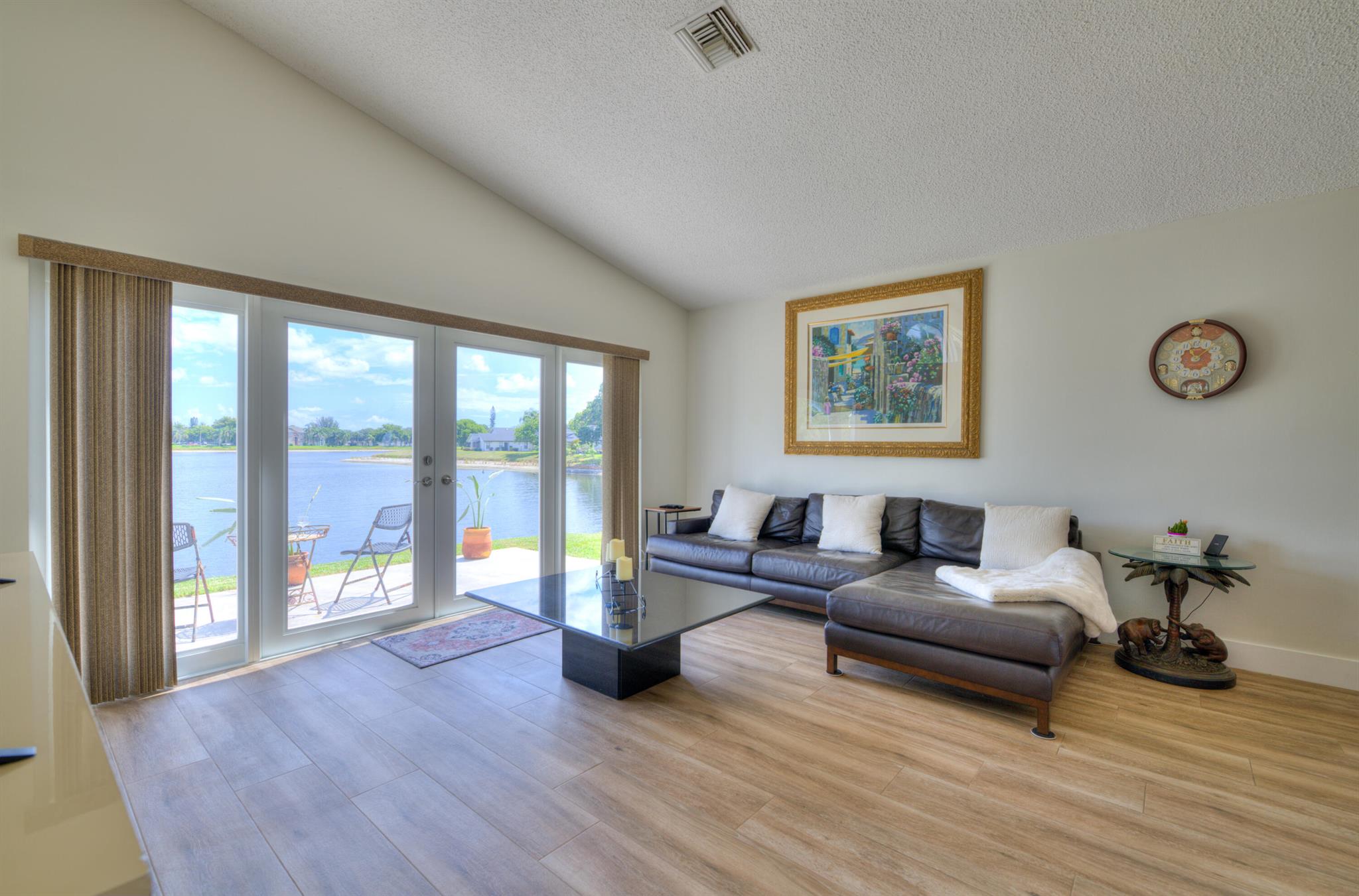 4290 Camrose Lane