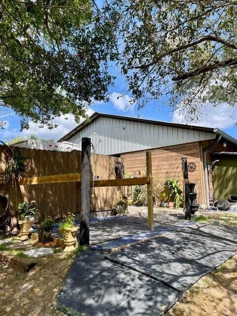 12440 Tangerine Boulevard