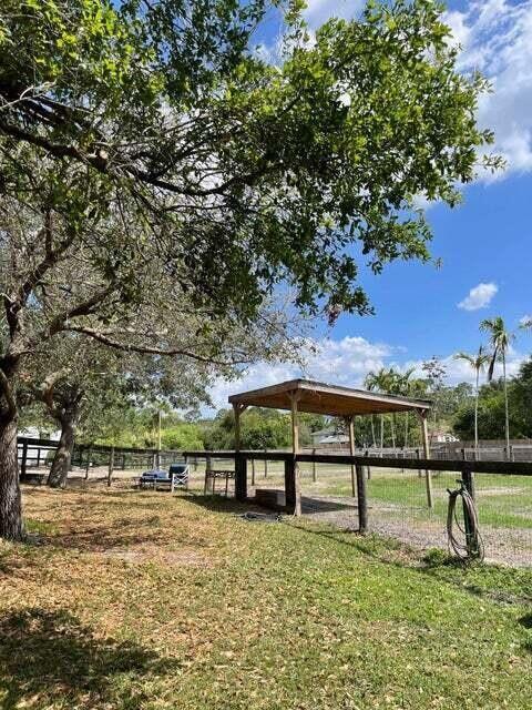 12440 Tangerine Boulevard