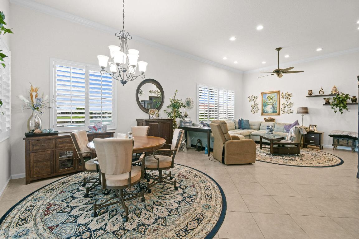 307 NW Bayside Court