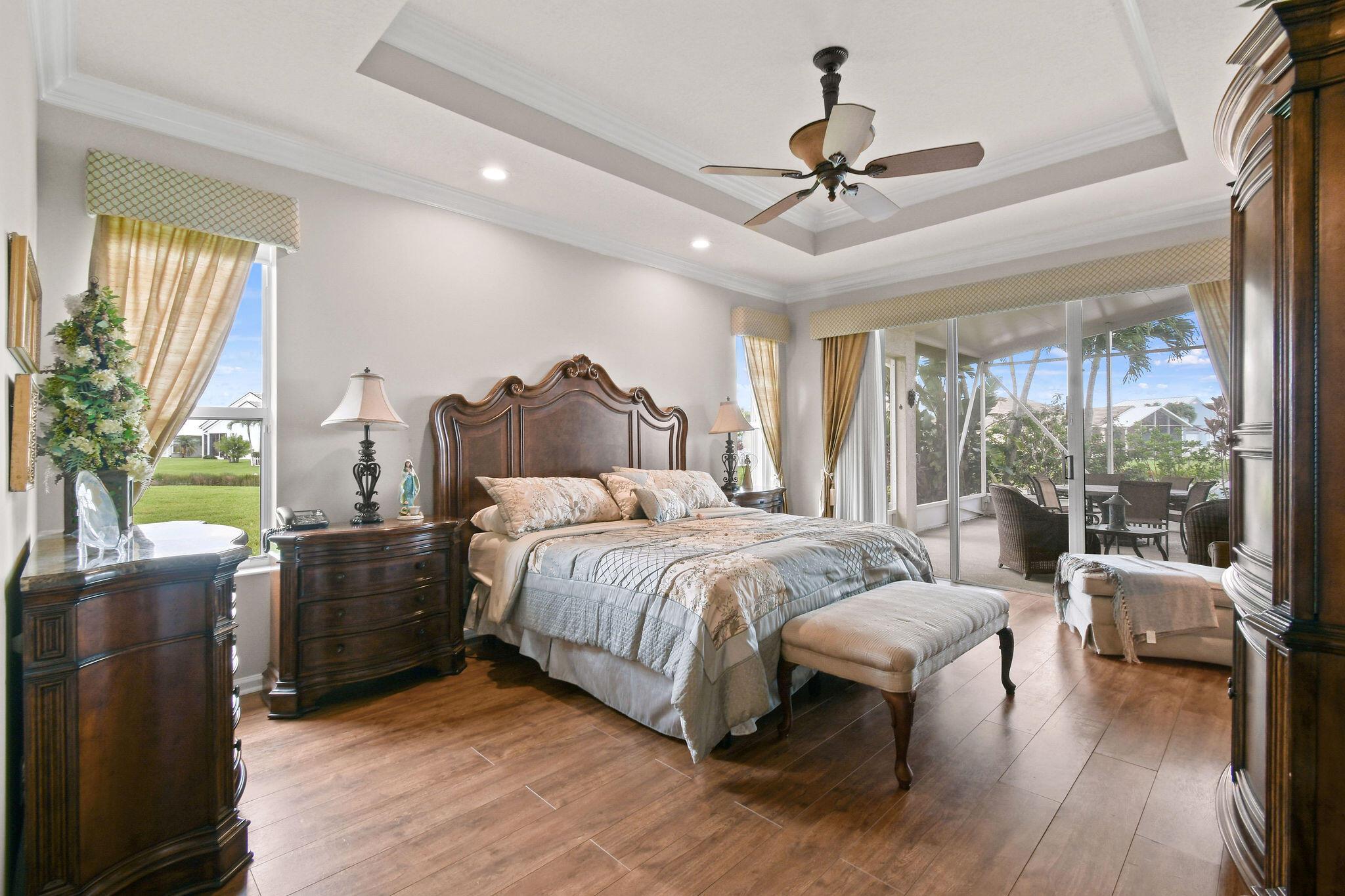 307 NW Bayside Court