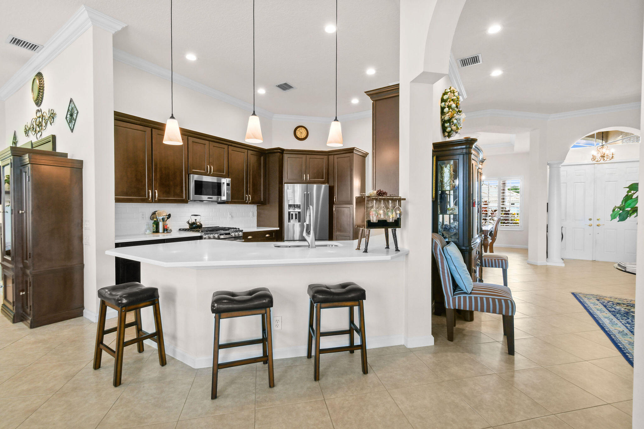 307 NW Bayside Court