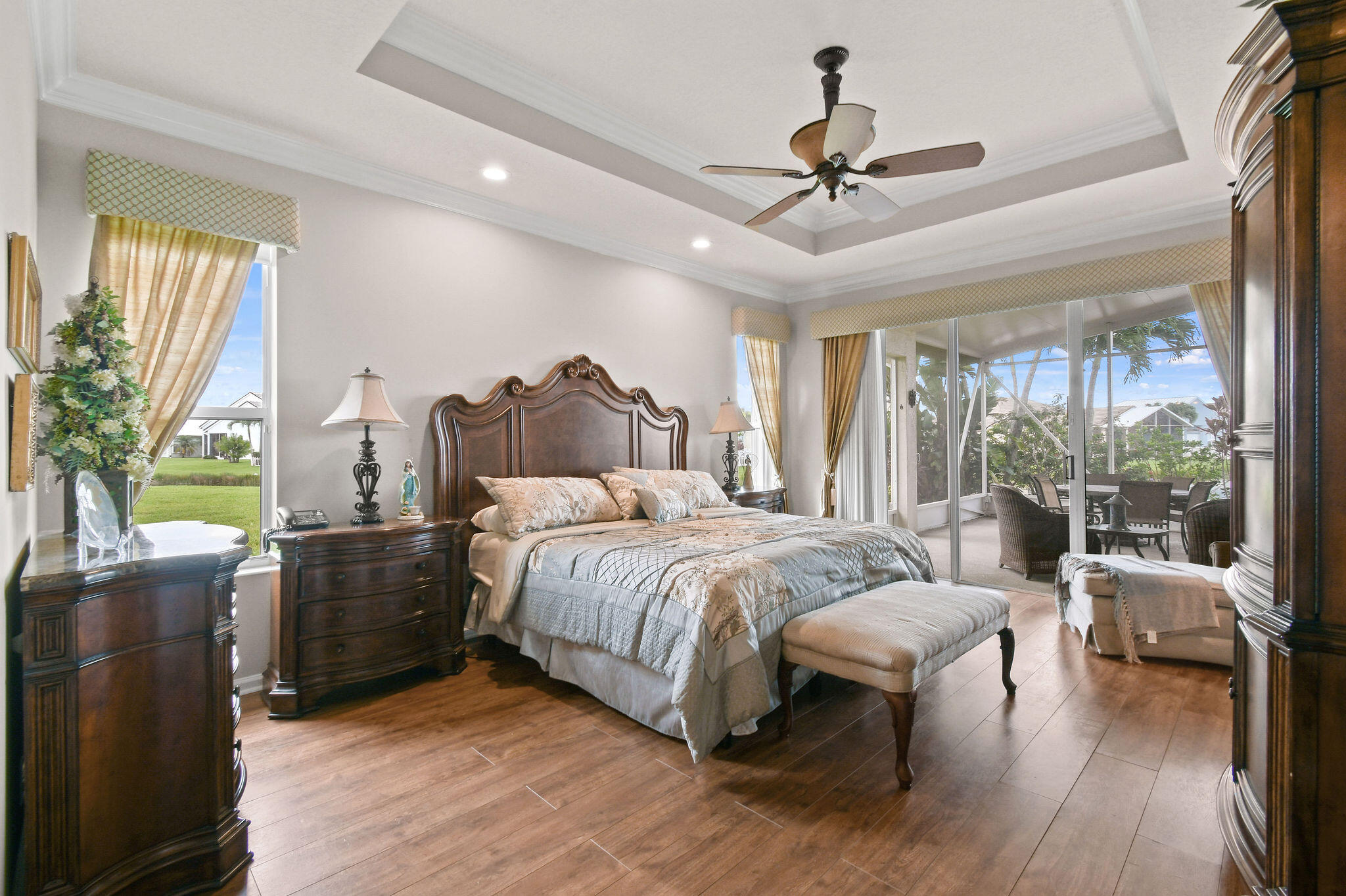 307 NW Bayside Court