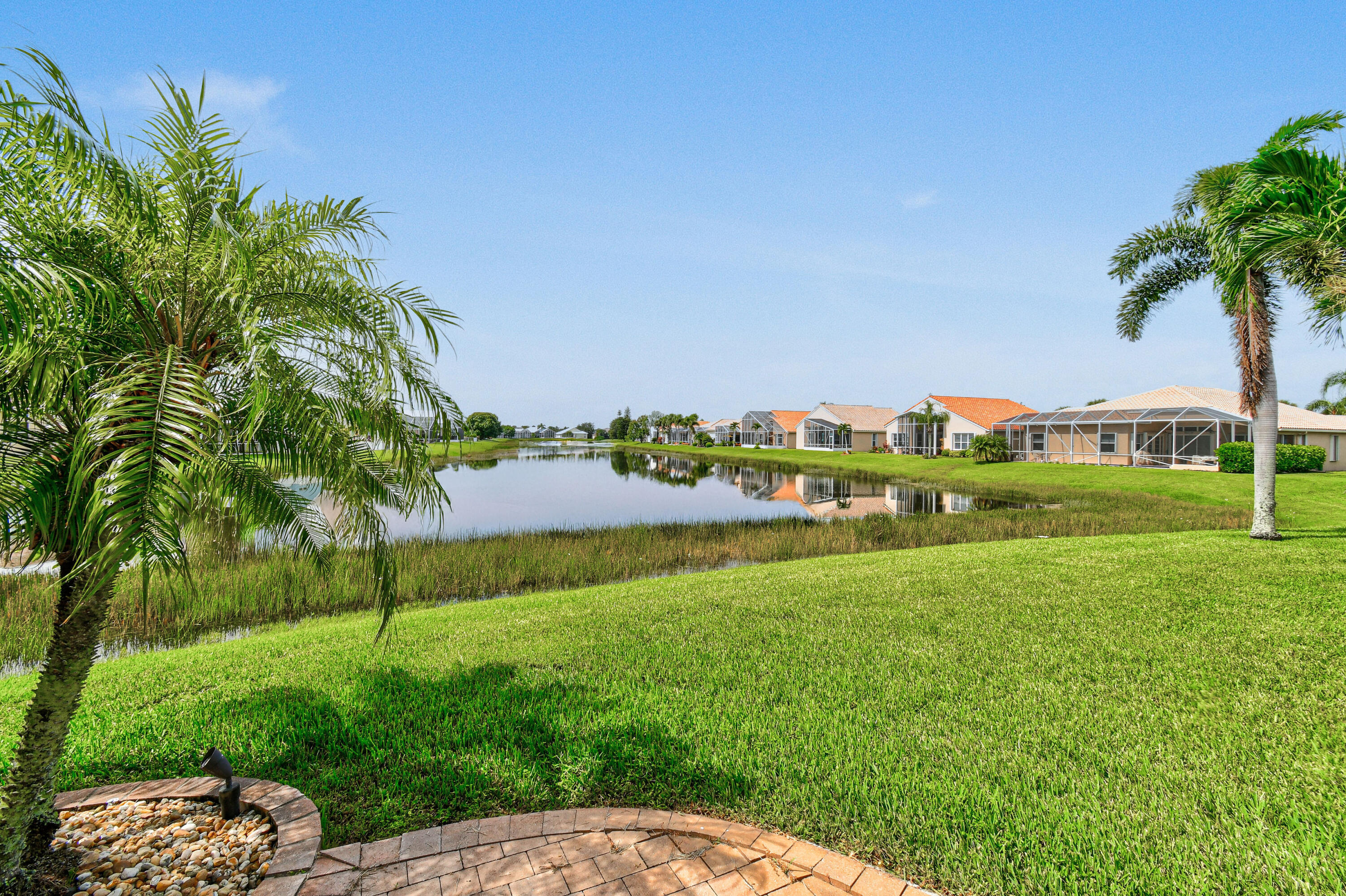 307 NW Bayside Court