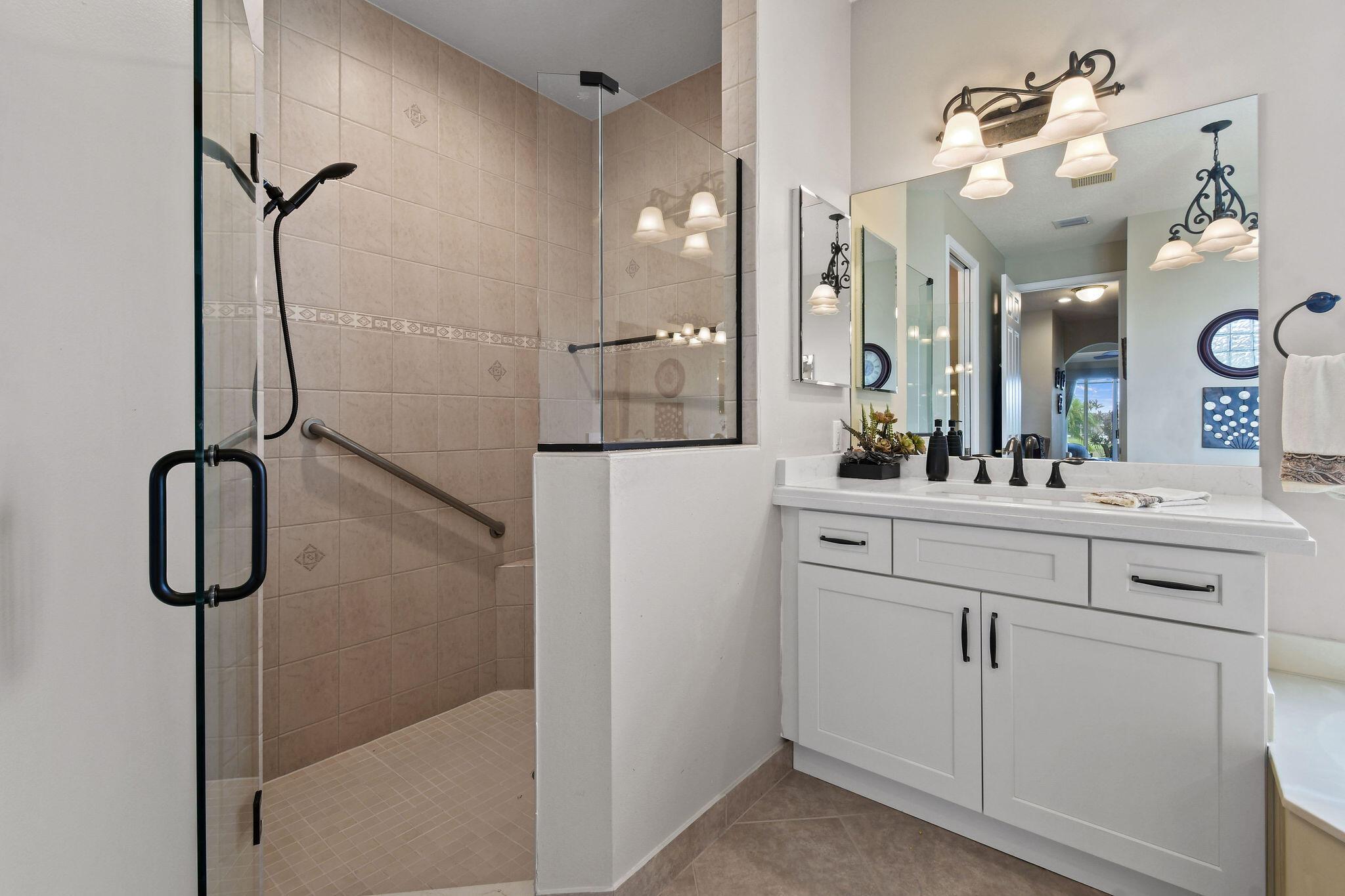 307 NW Bayside Court