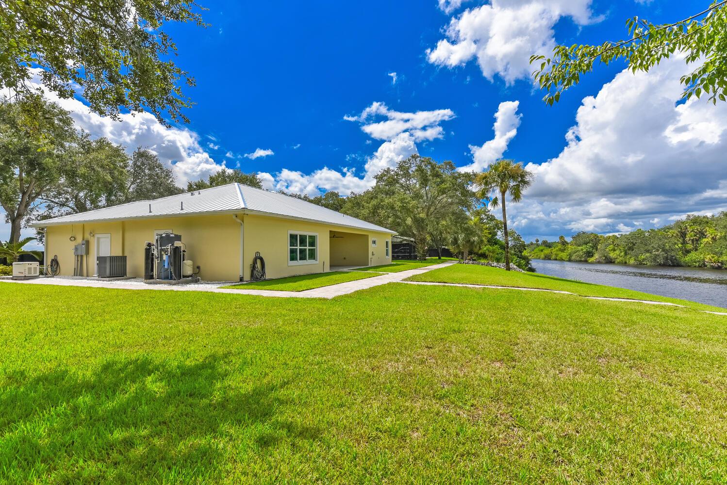 16301 SW Kanner Highway