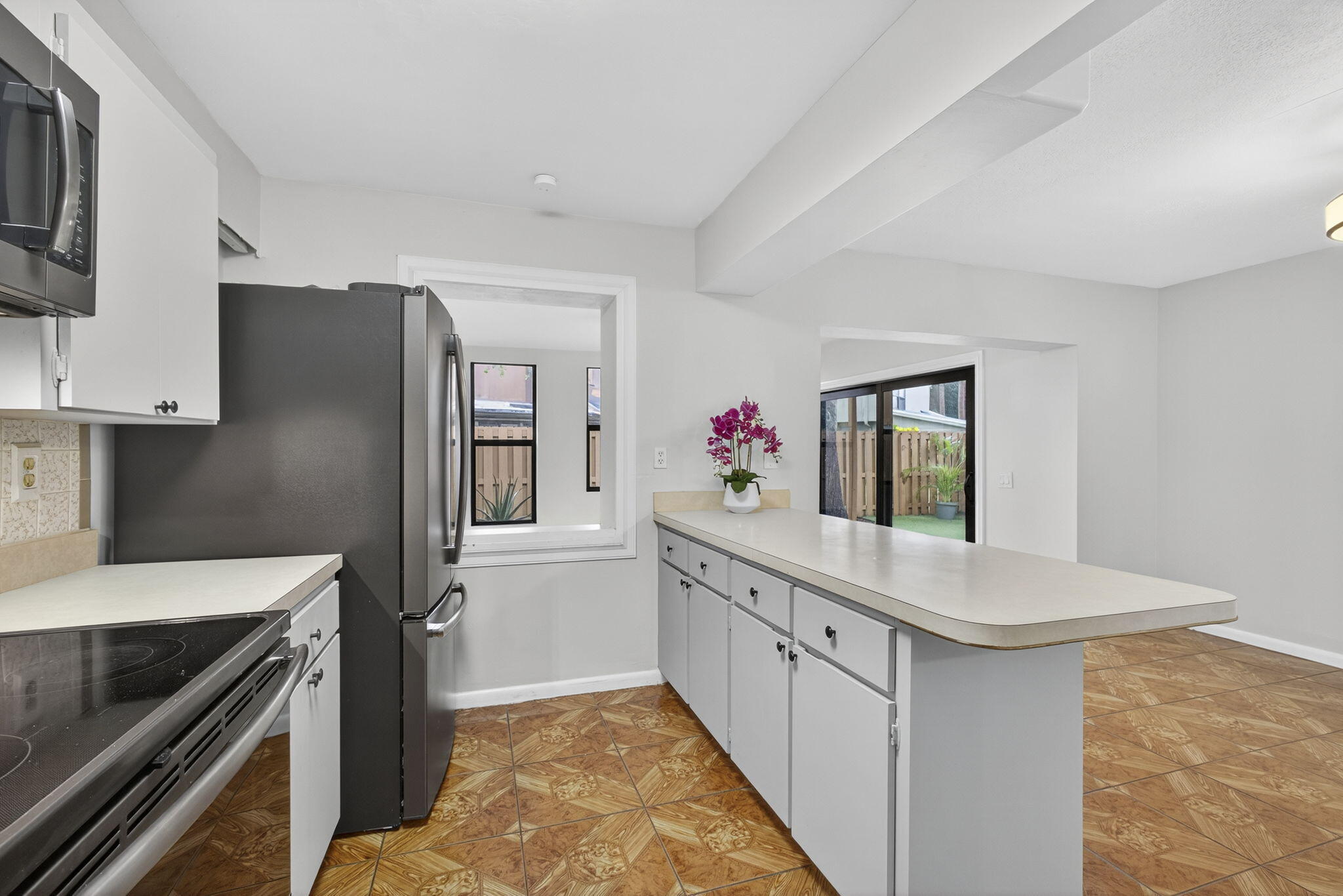 323 Sandtree Drive