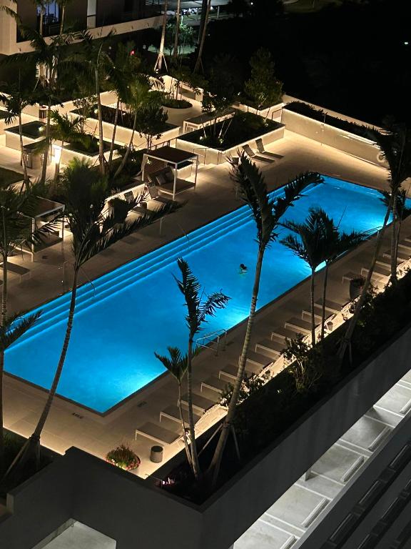 300 S Australian Avenue 1219