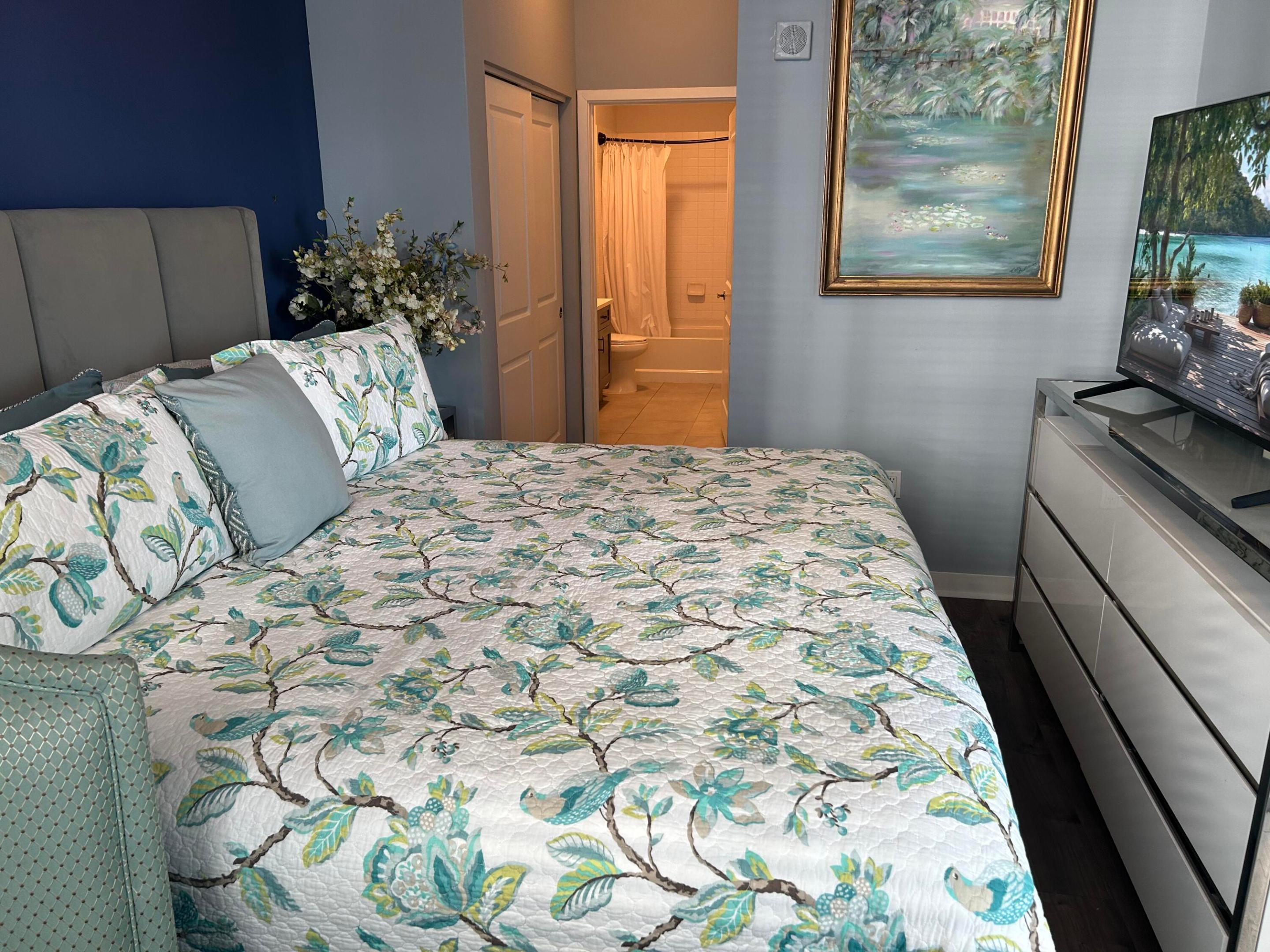 300 S Australian Avenue 1219