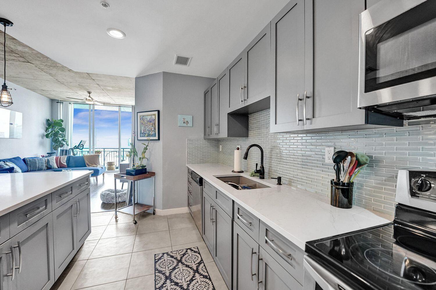 300 S Australian Avenue 1219