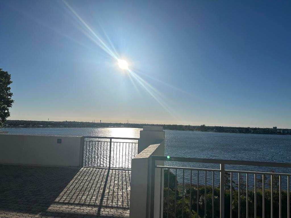 300 S Australian Avenue 1219