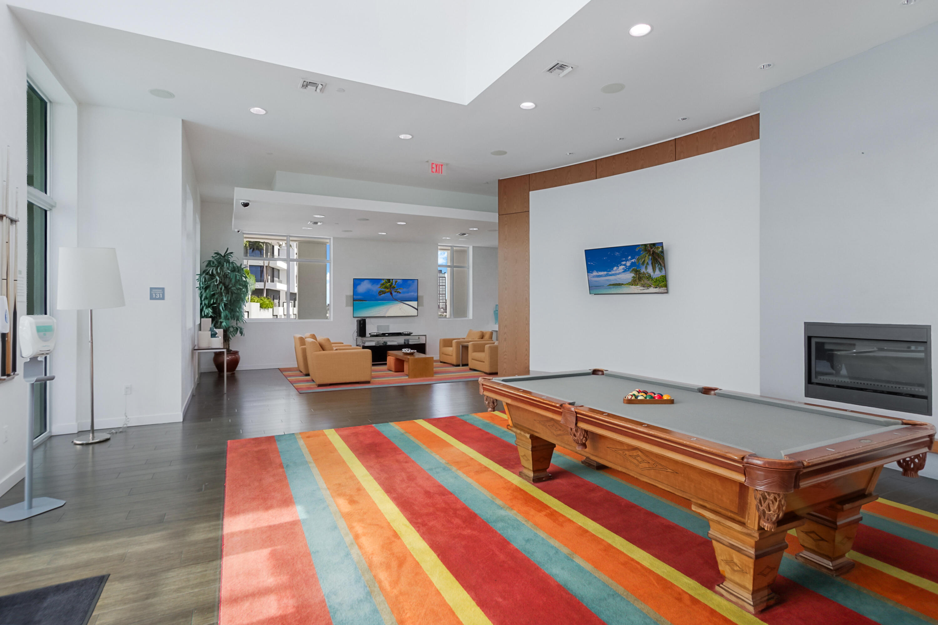 300 S Australian Avenue 1219