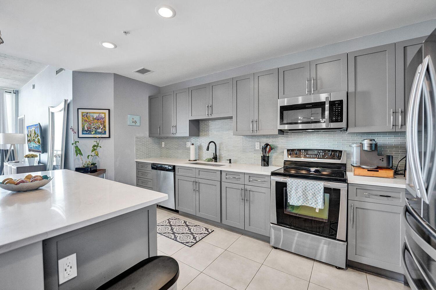 300 S Australian Avenue 1219
