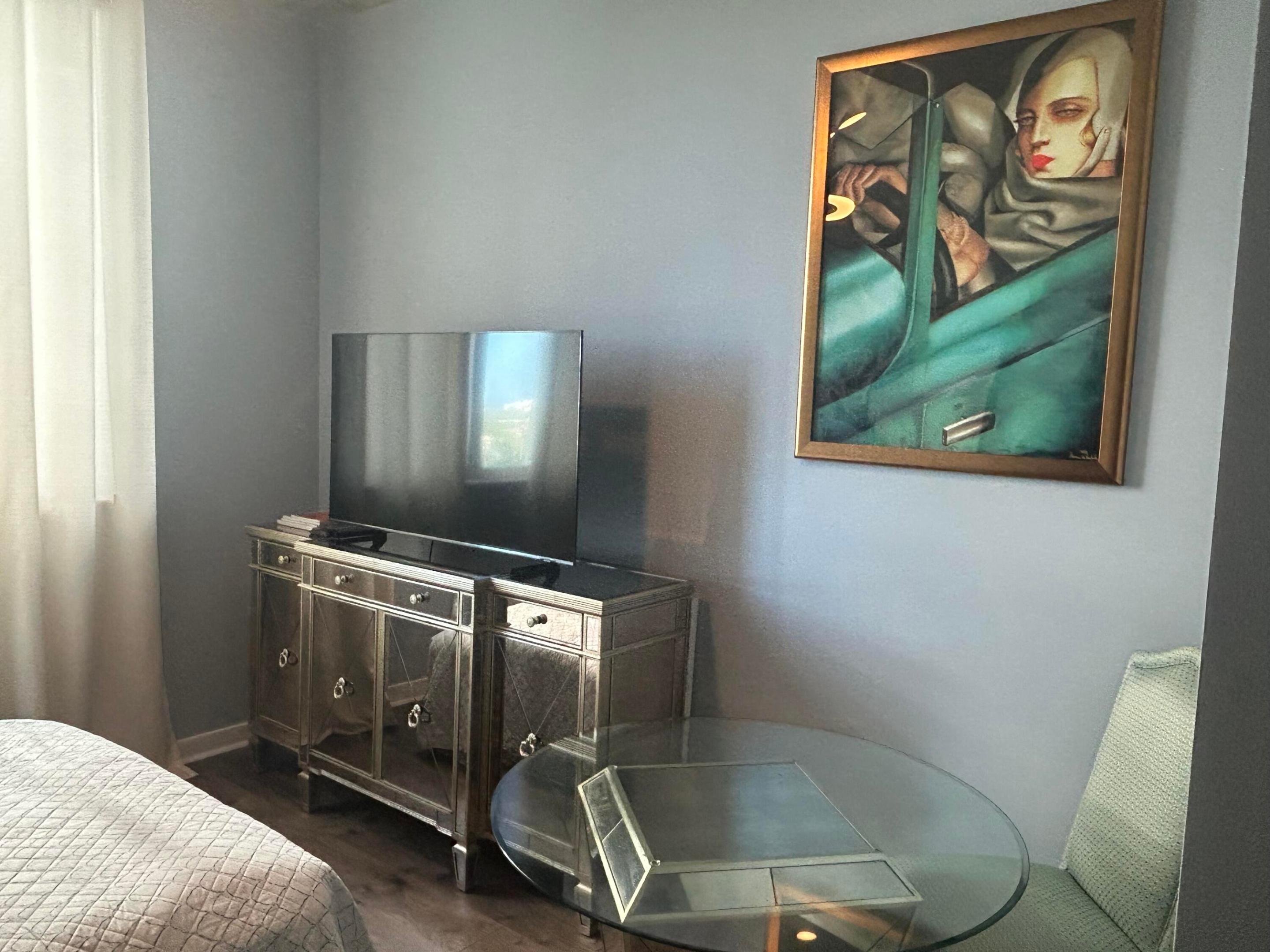 300 S Australian Avenue 1219