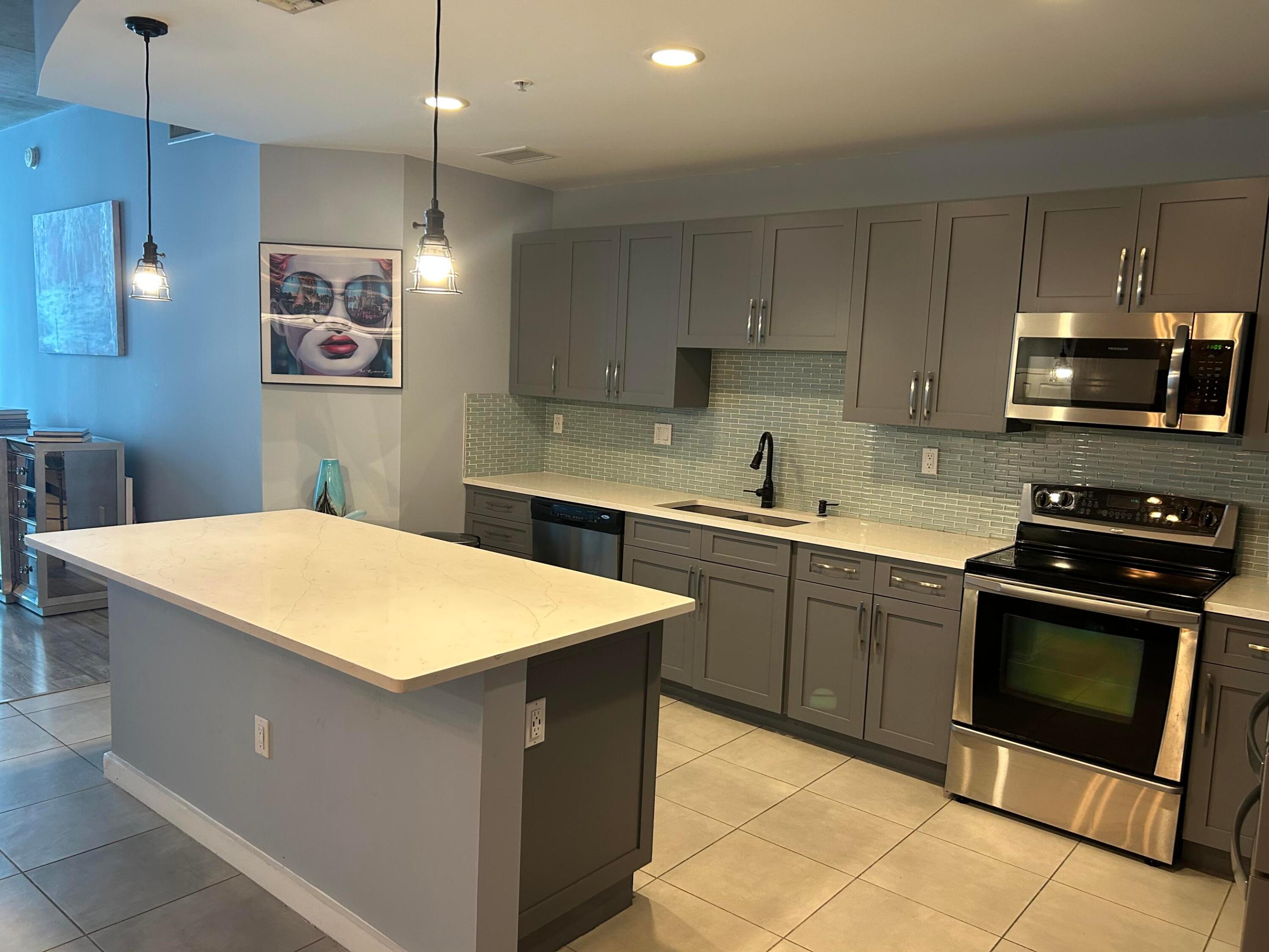 300 S Australian Avenue 1219