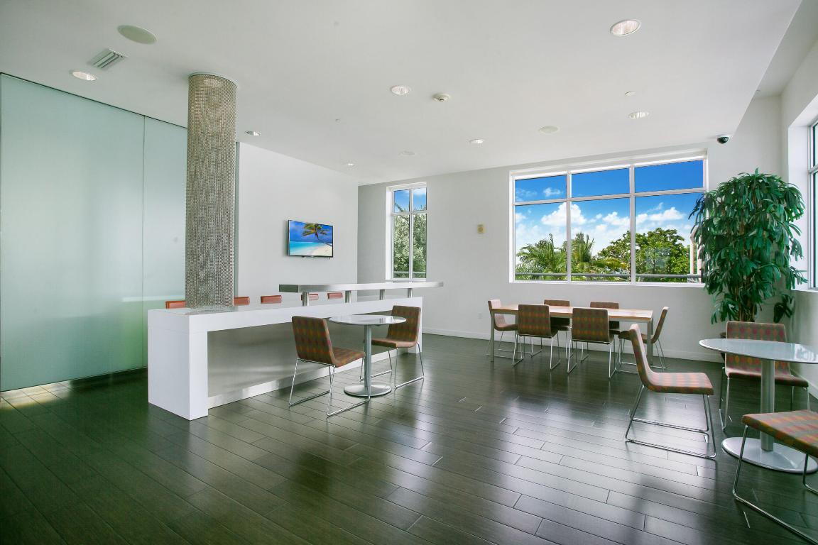 300 S Australian Avenue 1219