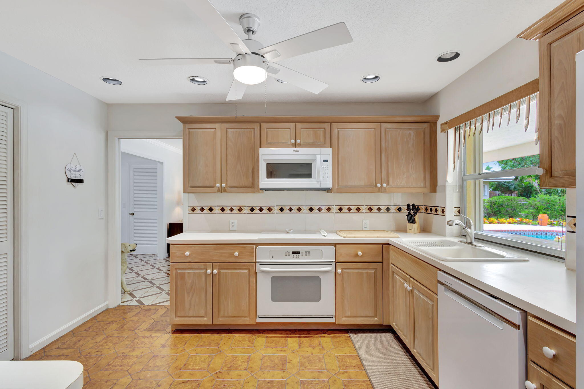 1141 Pine Point Road