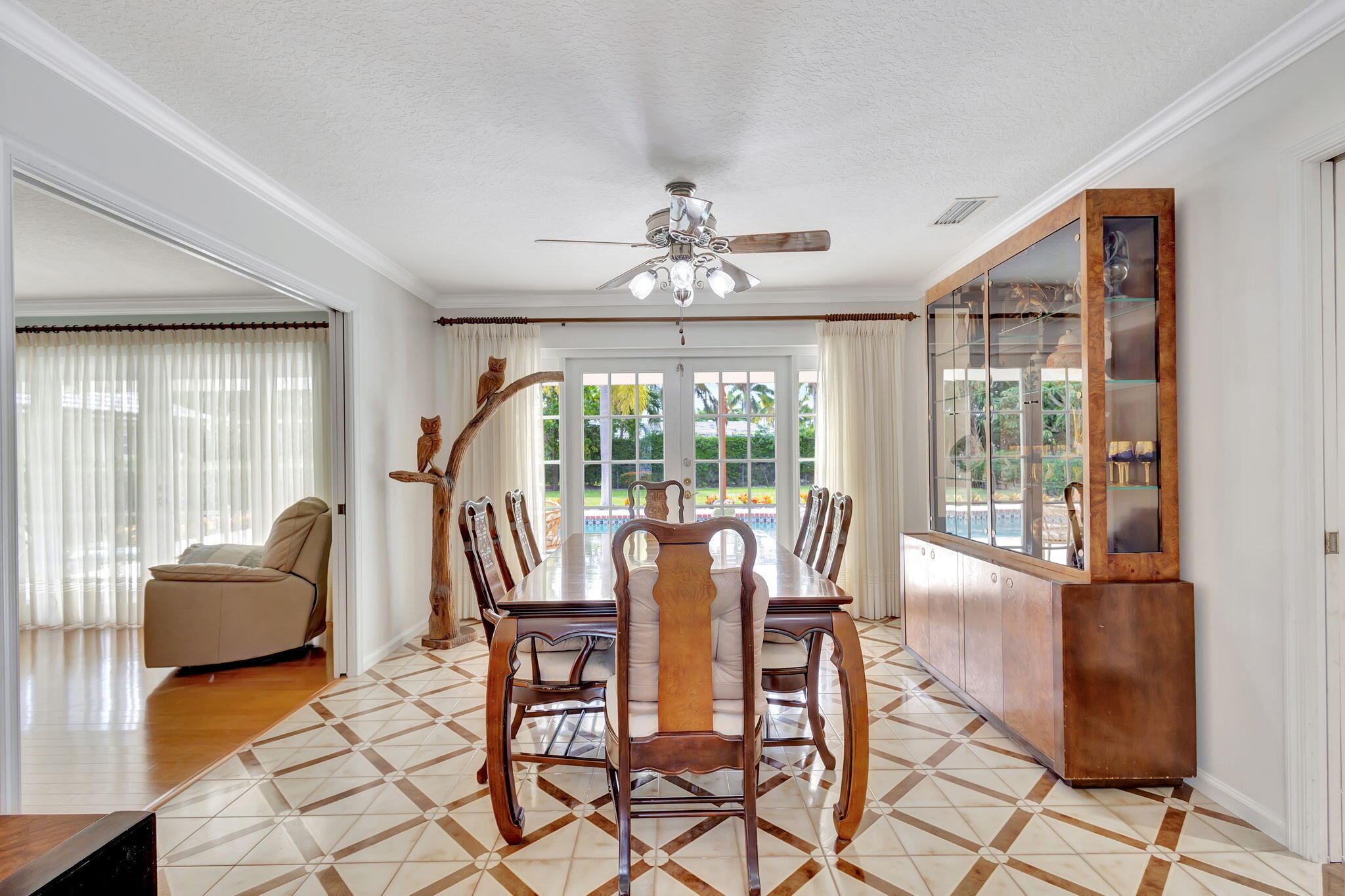 1141 Pine Point Road