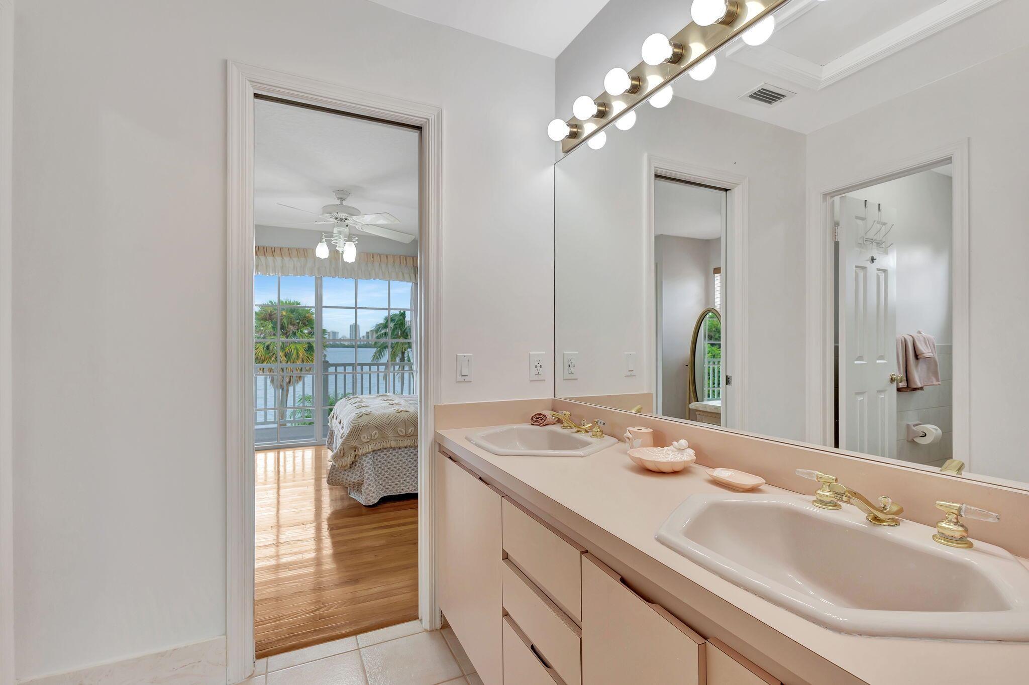 1141 Pine Point Road