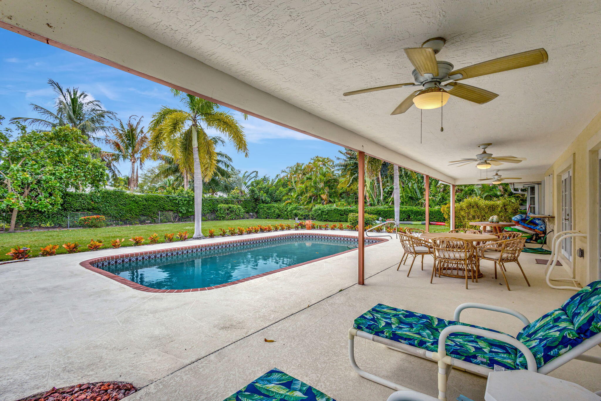 1141 Pine Point Road