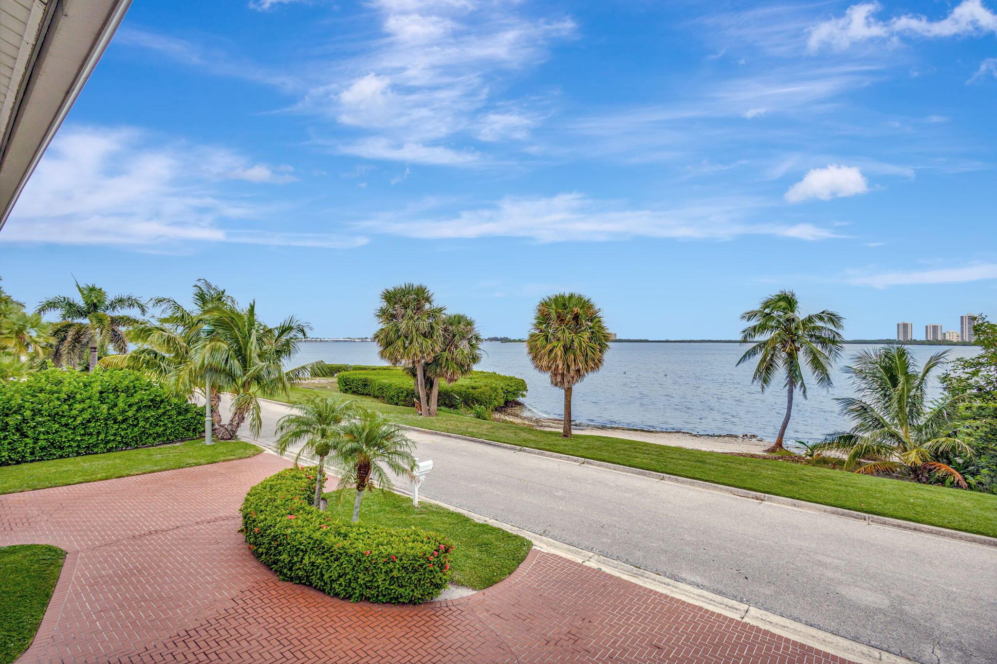 1141 Pine Point Road