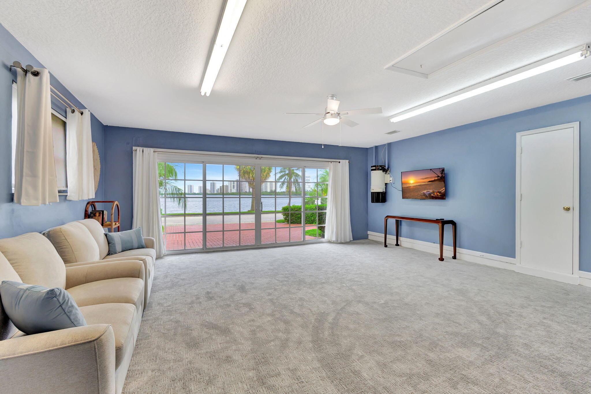 1141 Pine Point Road