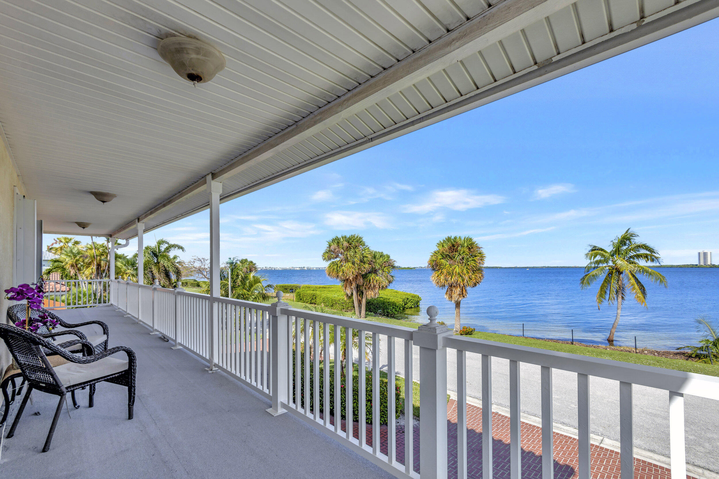 1141 Pine Point Road