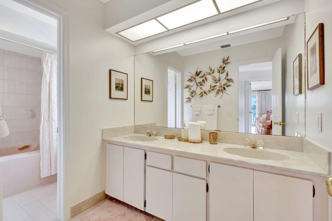 1141 Pine Point Road