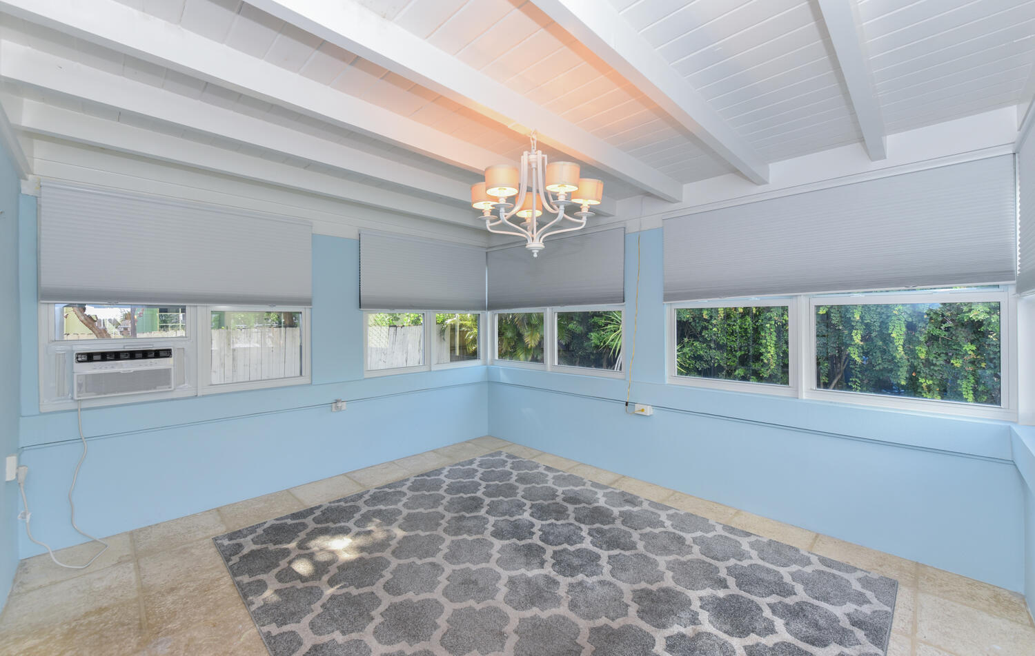 340 Russlyn Drive
