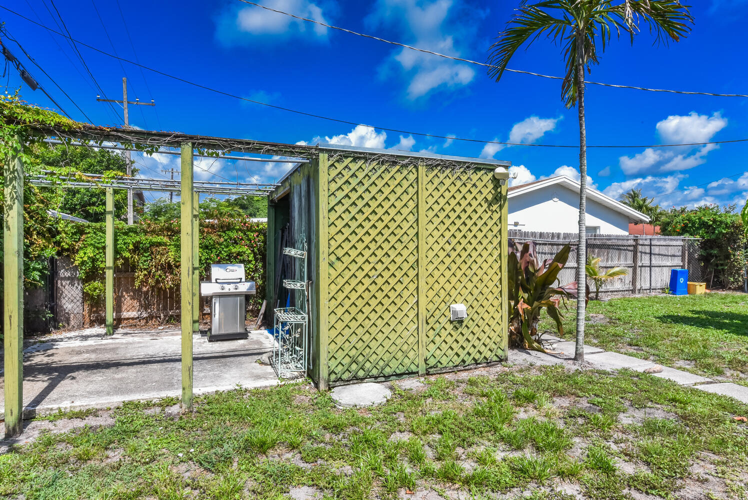 340 Russlyn Drive