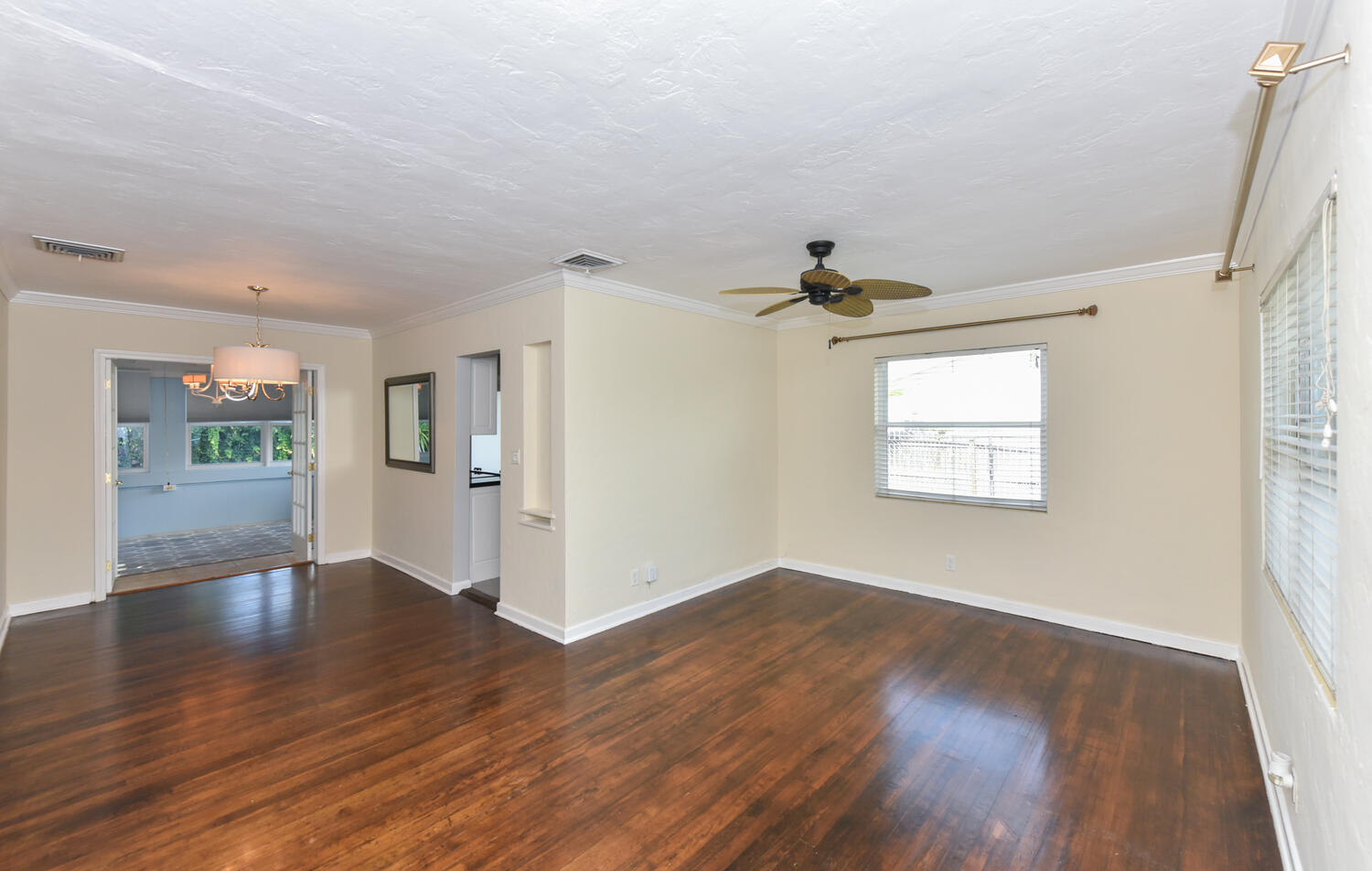 340 Russlyn Drive