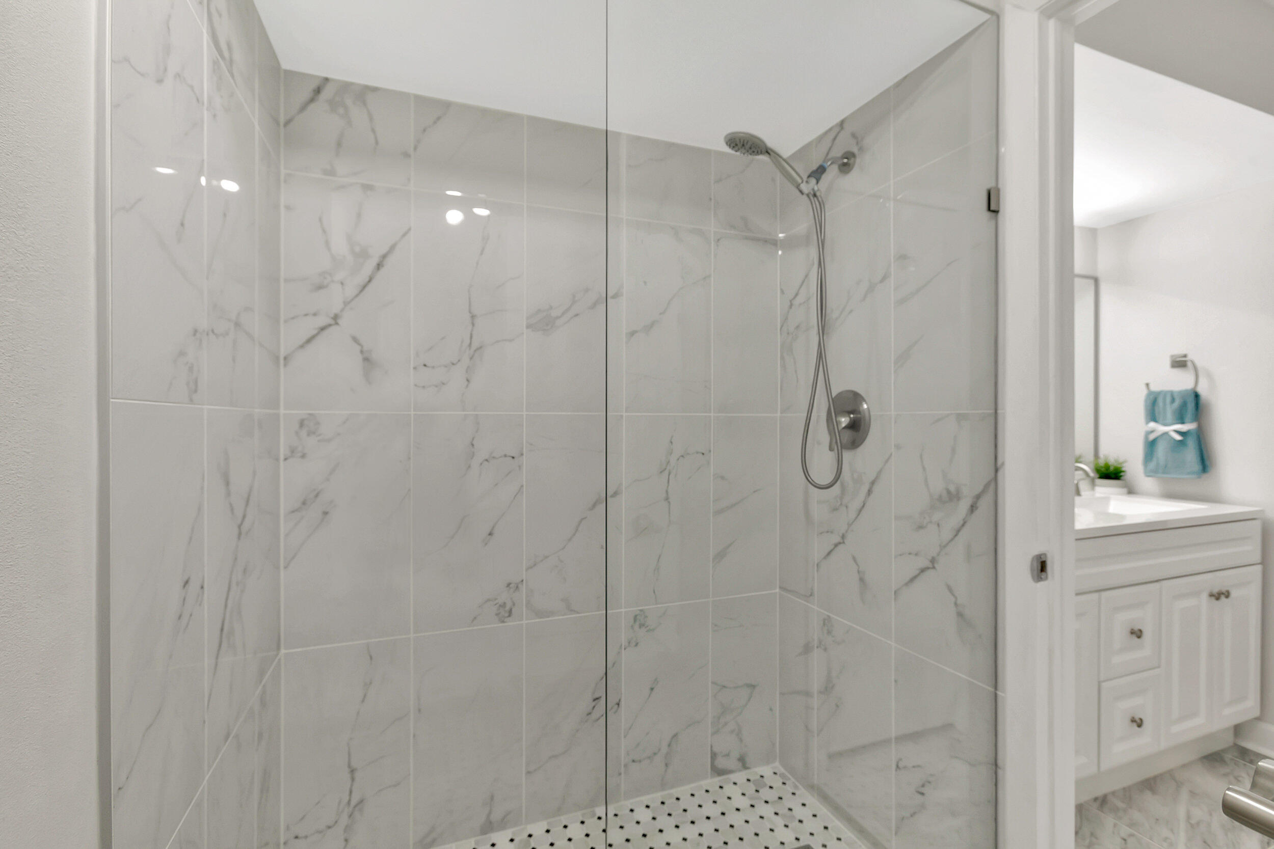 3530 E Gardens East Drive E B