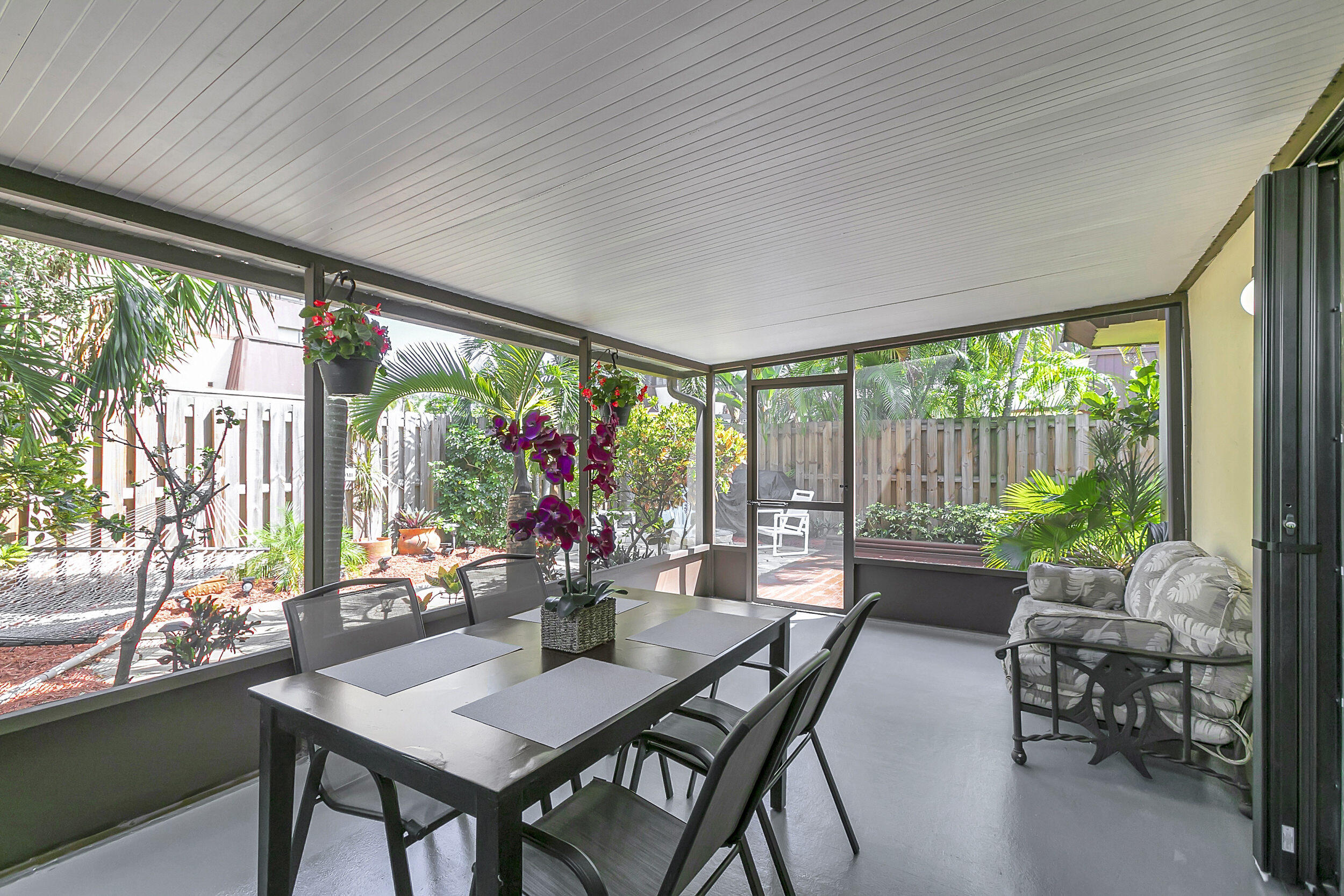 3530 E Gardens East Drive E B