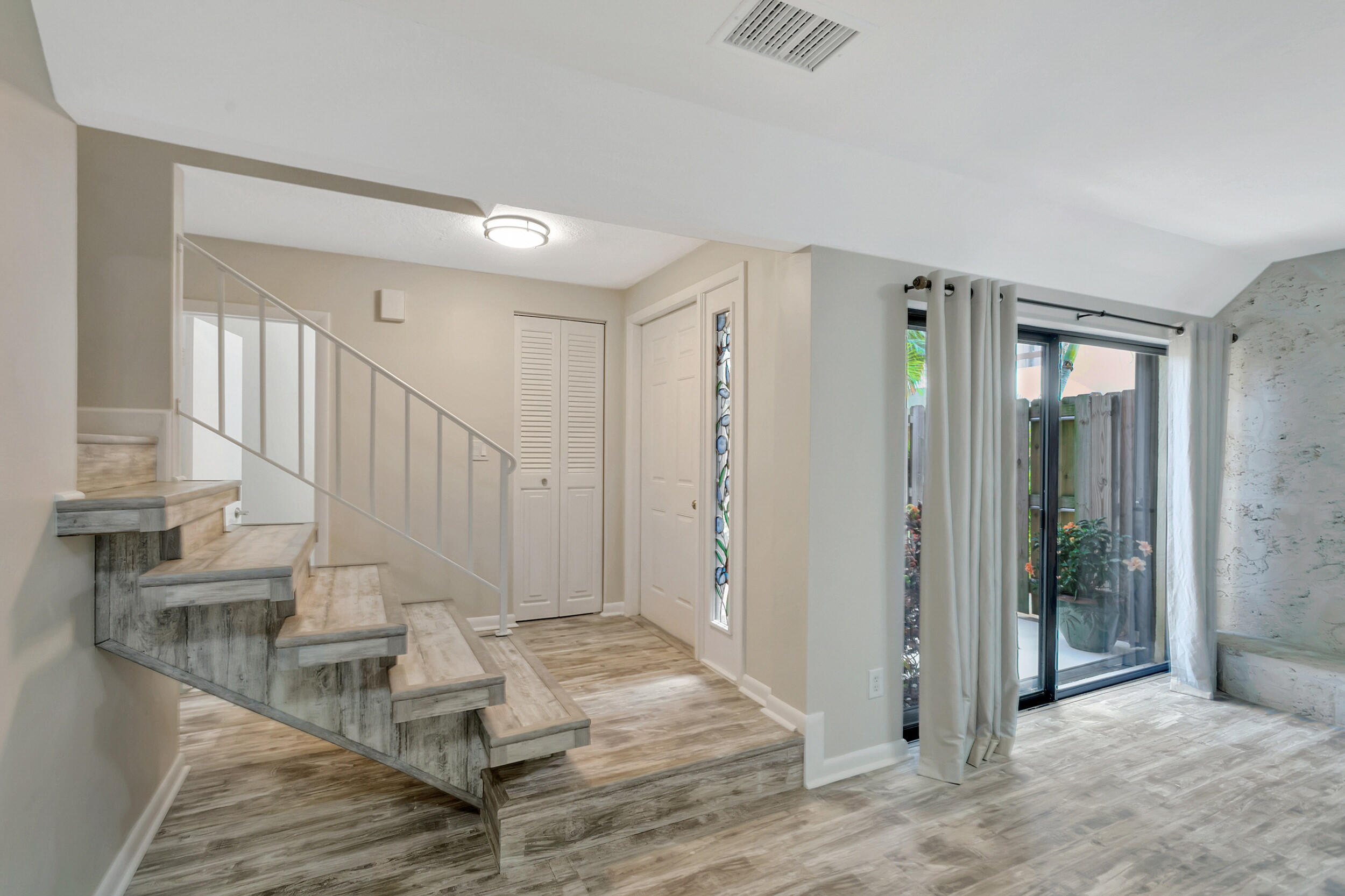 3530 E Gardens East Drive E B