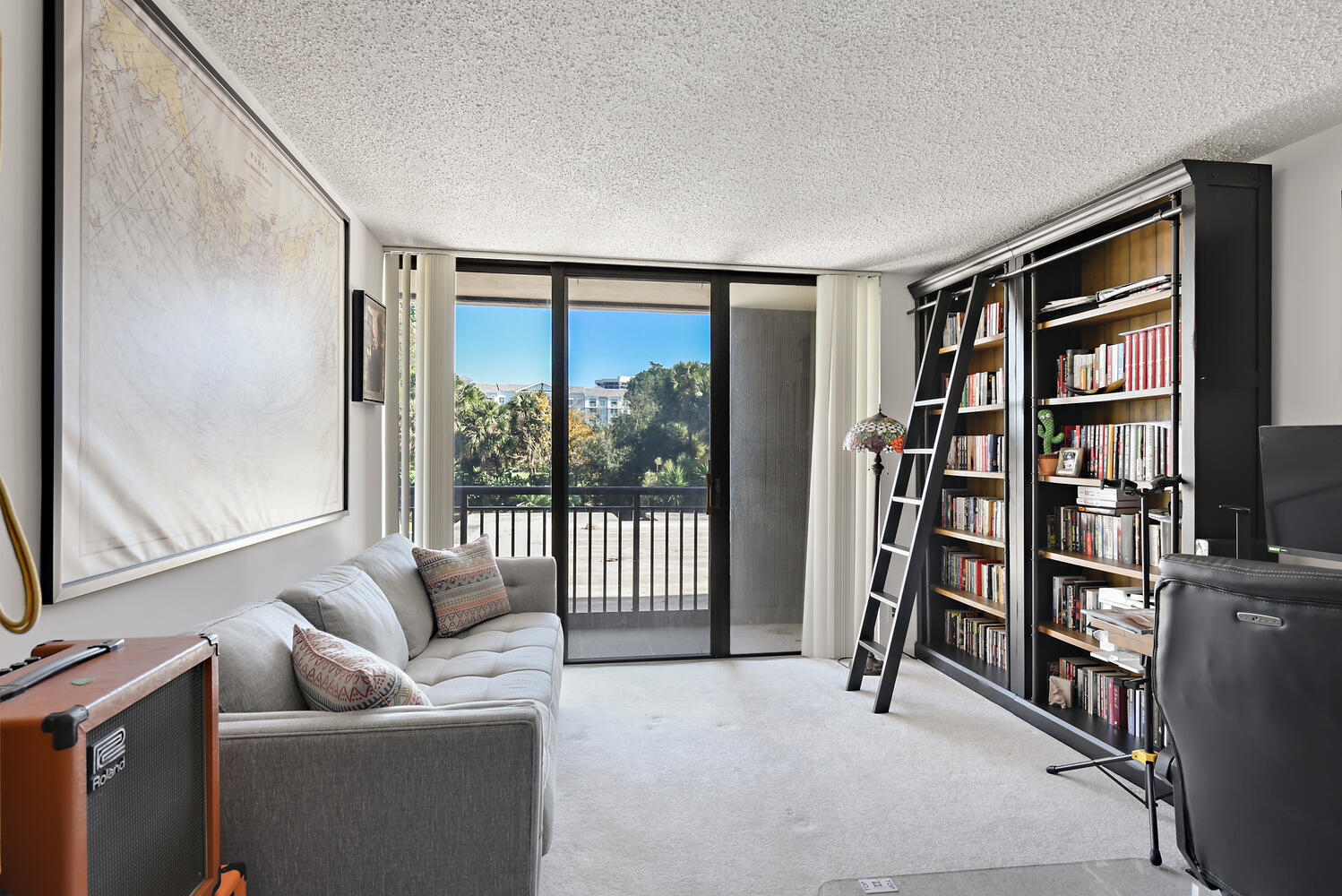 2427 Presidential Way 204, West Palm Beach Unit: 204