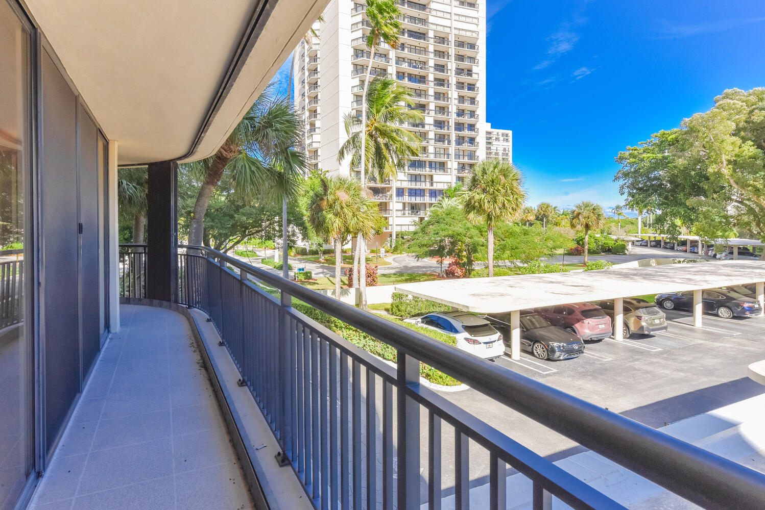 2427 Presidential Way 204, West Palm Beach Unit: 204