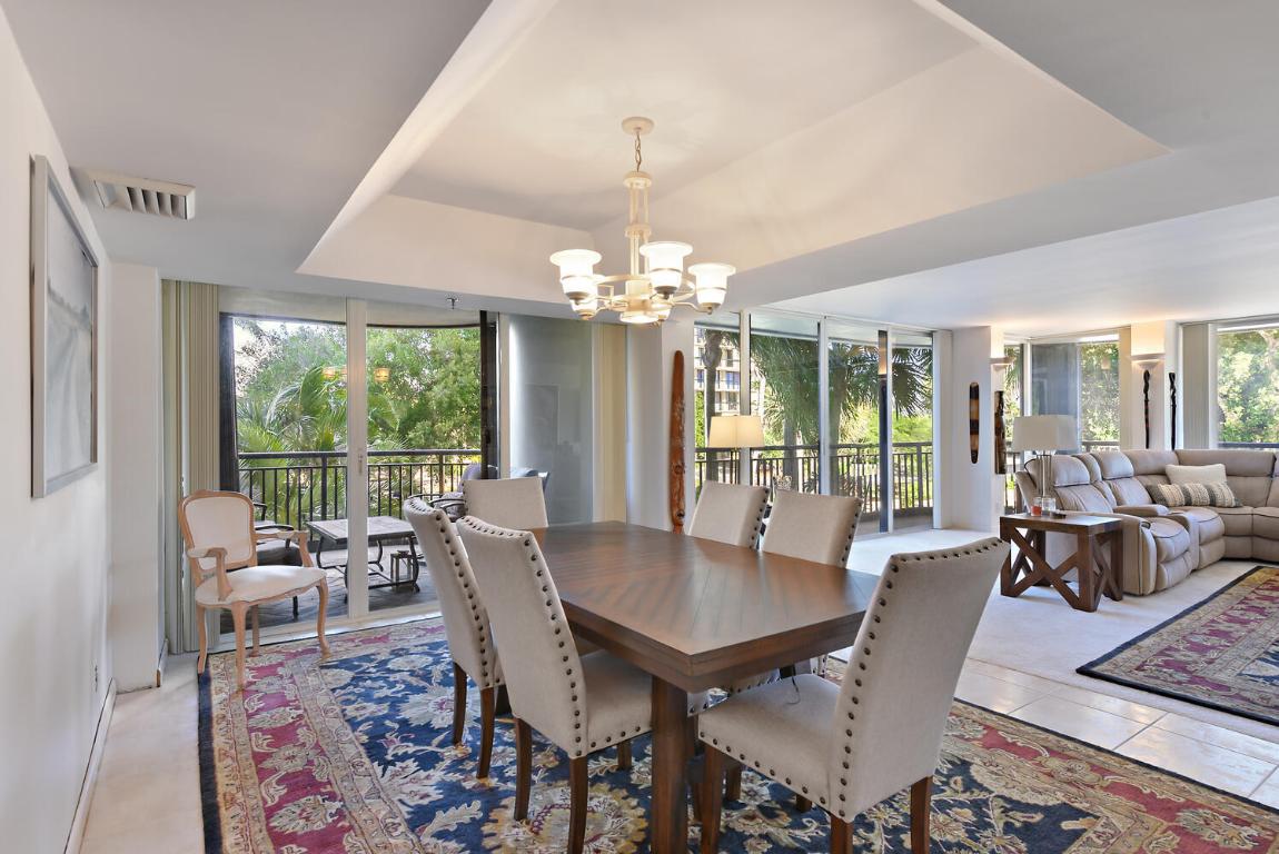 2427 Presidential Way 204, West Palm Beach Unit: 204