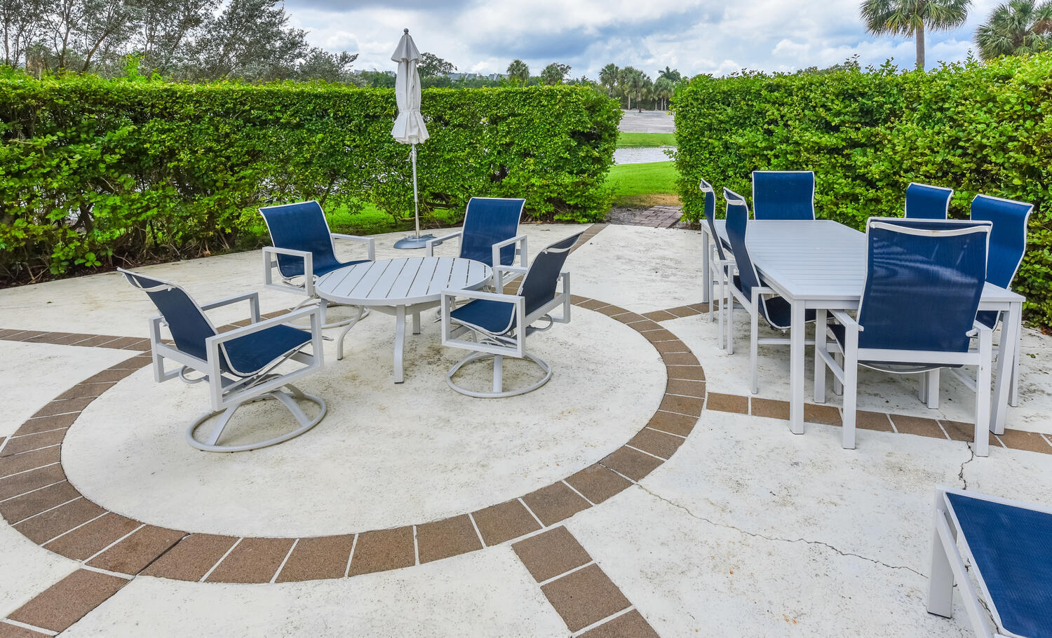 2427 Presidential Way 204, West Palm Beach Unit: 204