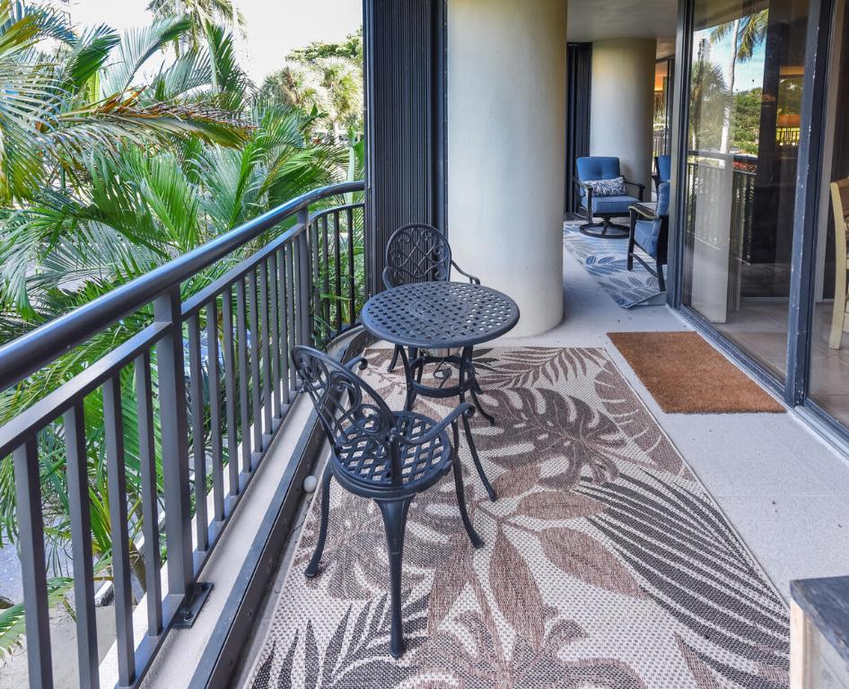 2427 Presidential Way 204, West Palm Beach Unit: 204