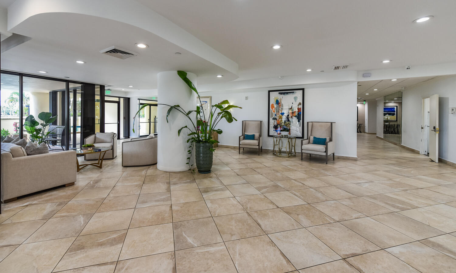 2427 Presidential Way 204, West Palm Beach Unit: 204