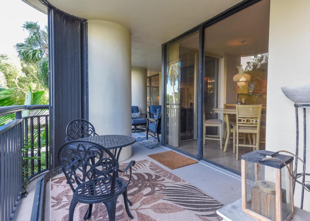 2427 Presidential Way 204, West Palm Beach Unit: 204