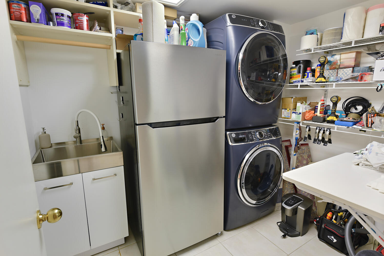 2427 Presidential Way 204, West Palm Beach Unit: 204