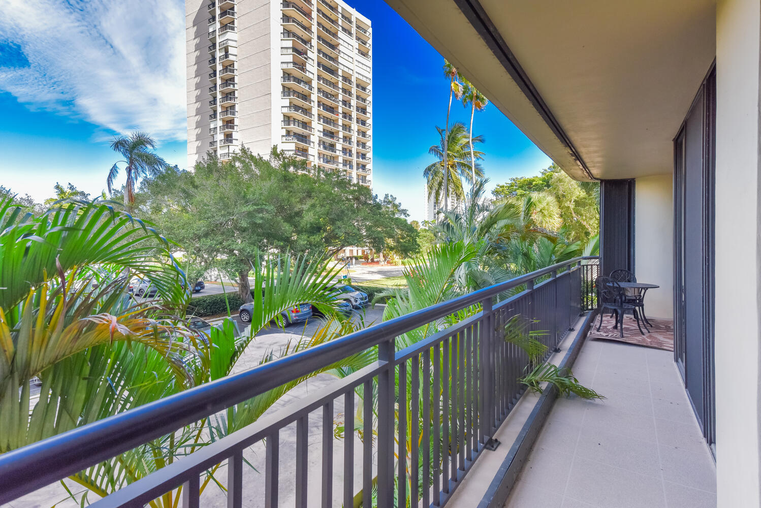 2427 Presidential Way 204, West Palm Beach Unit: 204